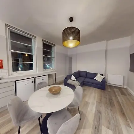 Σπίτι διακοπών Queens Road Eight Bedroom Flat *