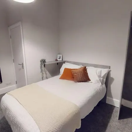Queens Road Eight Bedroom Flat
